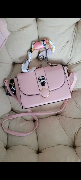 Чисто нова дамска чанта