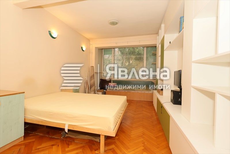 Дава се под наем Тристаен апартамент в София, Лозенец - 75 кв.м за 550 € - Снимка #1