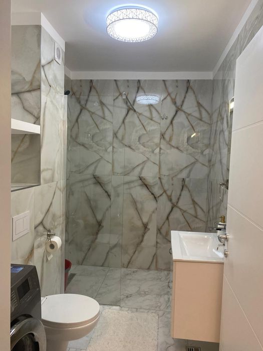 Inchiriez apartament