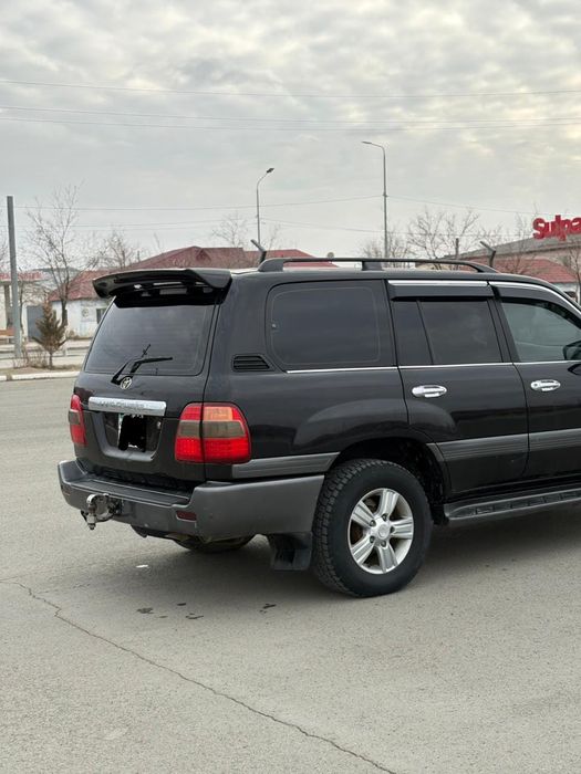 Tayota Land Cruiser 100
