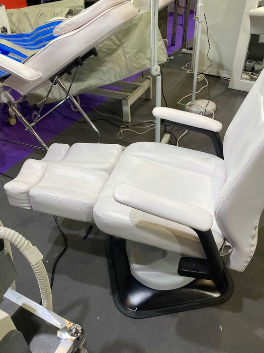 Стол за педикюр Torino 173 x 53/66 см - хидравличен - НОВИ