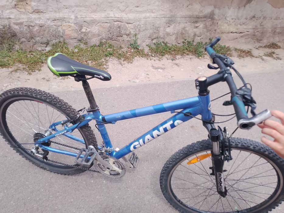 Vând bicigleta GIANT