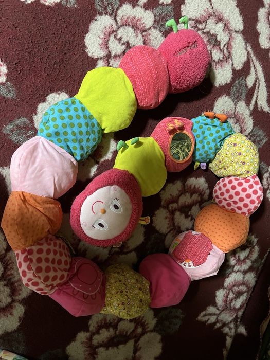 Бортики и игрушки в кроватку