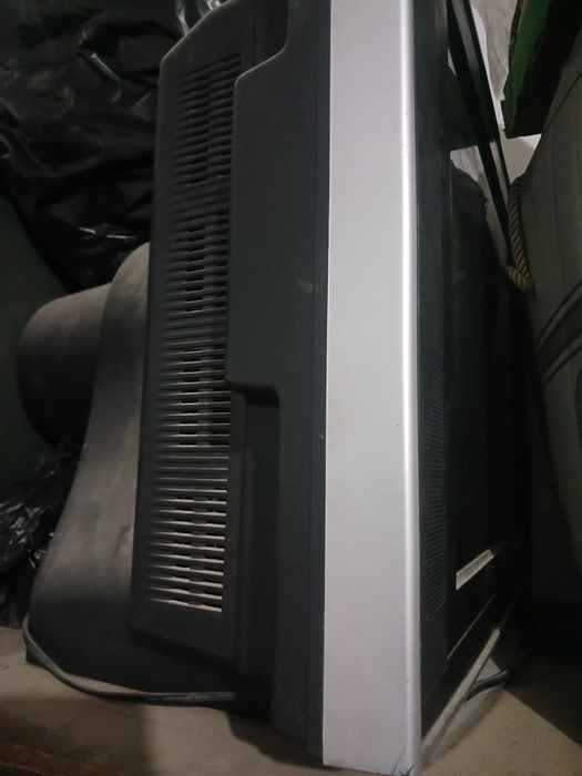 Телевизор сотилади холати ишлаши зур