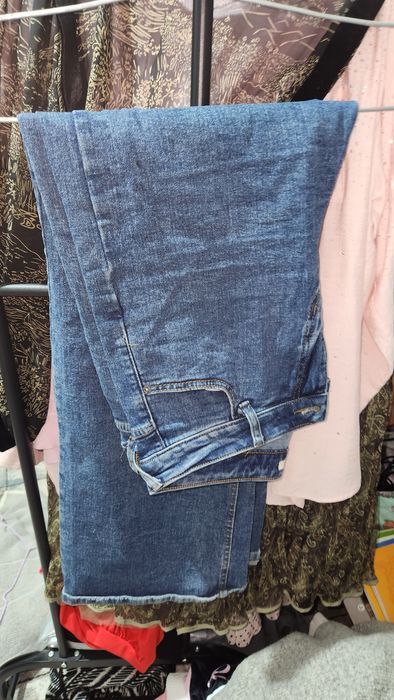 Женские джинсы прямого кроя