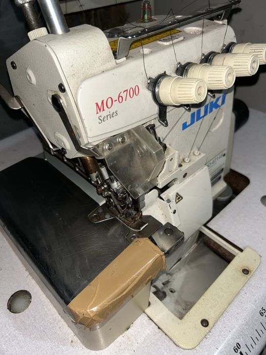 Masina de cusut JUKI MO 6700
