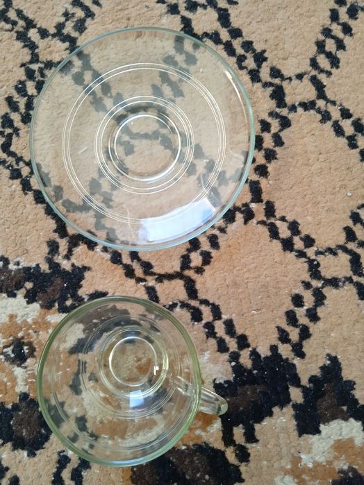 11 броя детски значки от соца  и сервиз от йенско стъкло БЕЛОТЕРМ