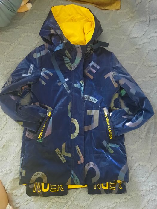 Осенняя,девочковая,152 рост куртка