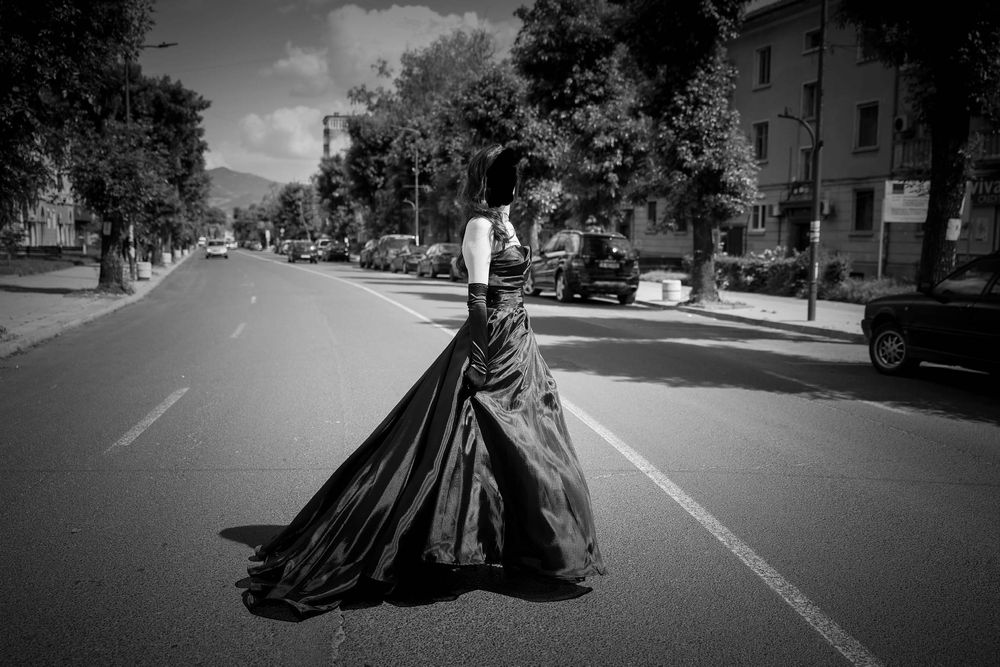 Черна елегантна абитуриентска рокля