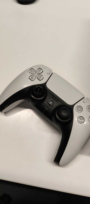 Продается Sony PlayStation 5 (версия с дисководом).