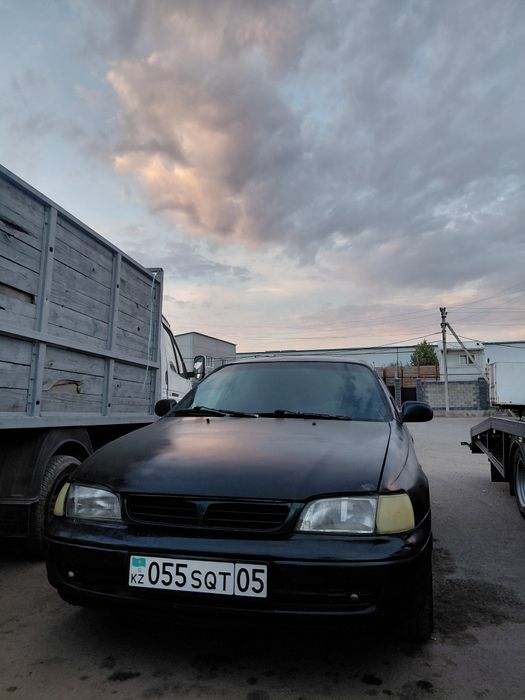 Продам тойота карина е