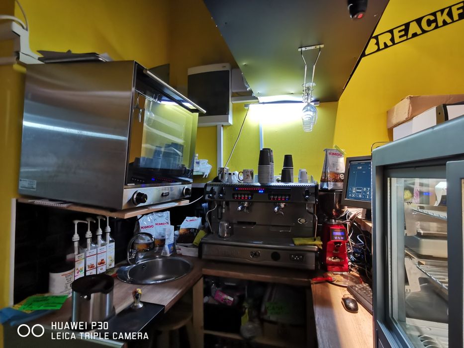 Predare spațiu echipat Fast food și coffee corner