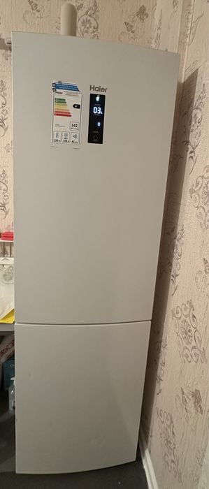 Холодильник Haier.Год 2020