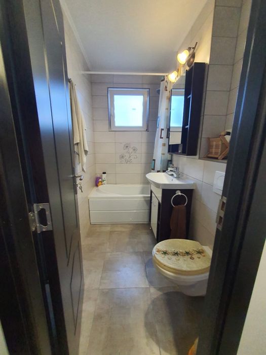 Inchiriez apartament