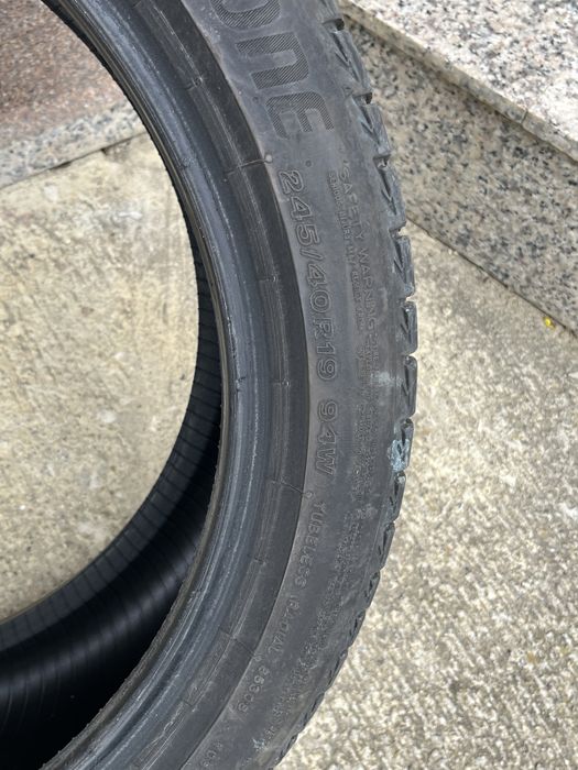 Anvelope de Vara Bridgestone 245/40R19