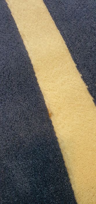 Продавам килим 200/250