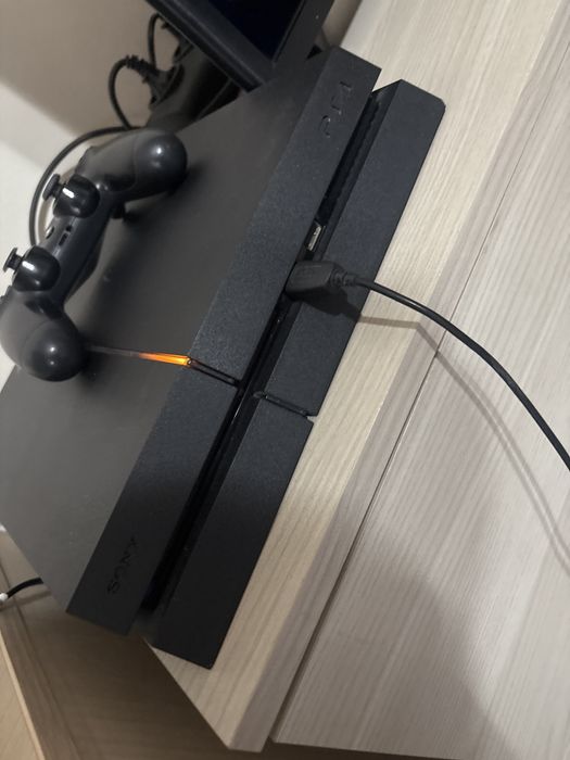 Ps 4 la doar 550 lei in brasov!!!!