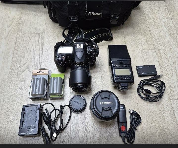 Фотоаппарат Никон  D200