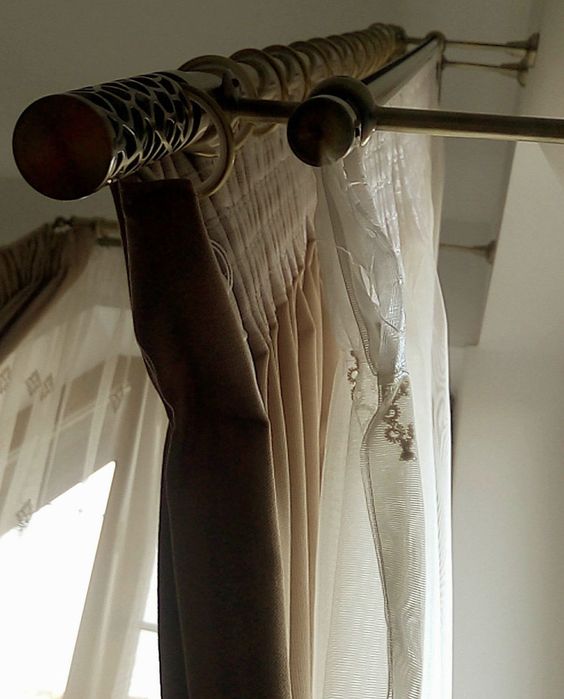 Asigur montaj galerie, corpuri iluminat, oglinda baie