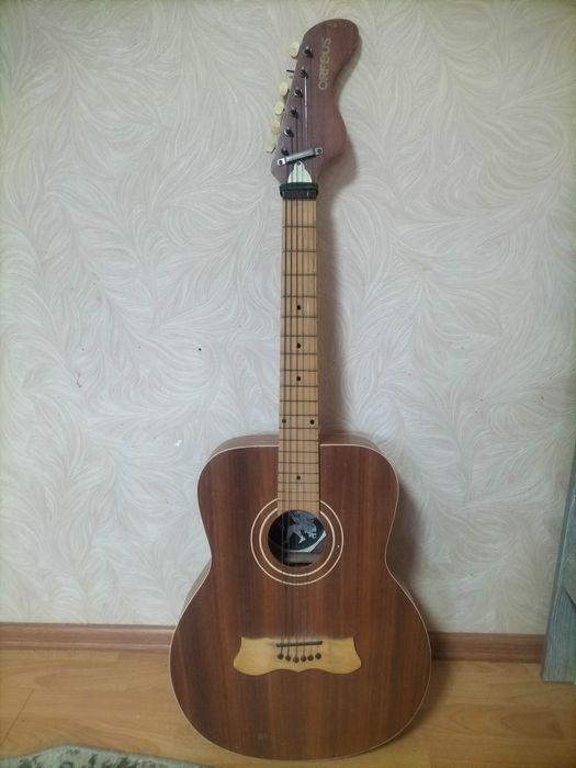 Гитара продается срочно своя