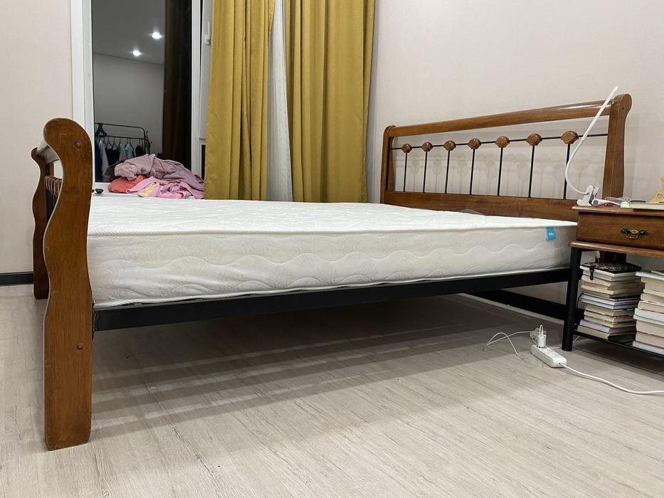 Двухспальная кровать