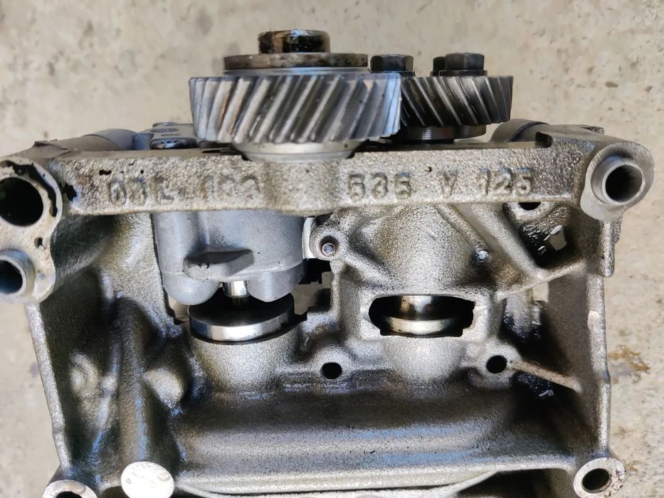 Pompa ulei Modul balansieri motor 2.0 CAG CAH Seat Exeo AUDI A4 A5 A6 Q5 VW Passat Tiguan 03L103537 / 03L103535V / 03G115169B