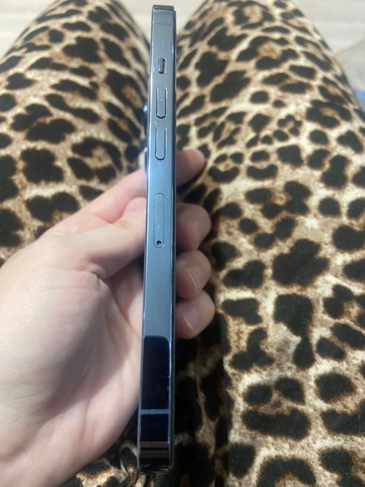 Продам Apple 13 pro