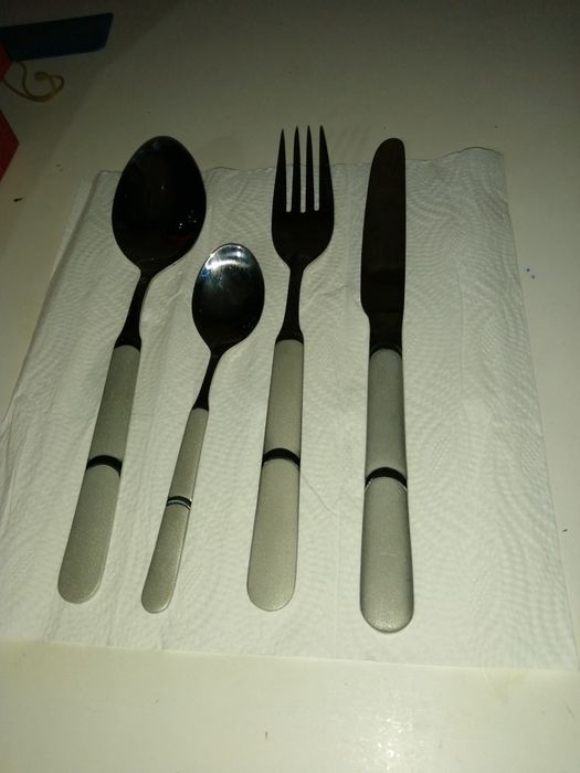 Набор столовых предметов из 24шт.