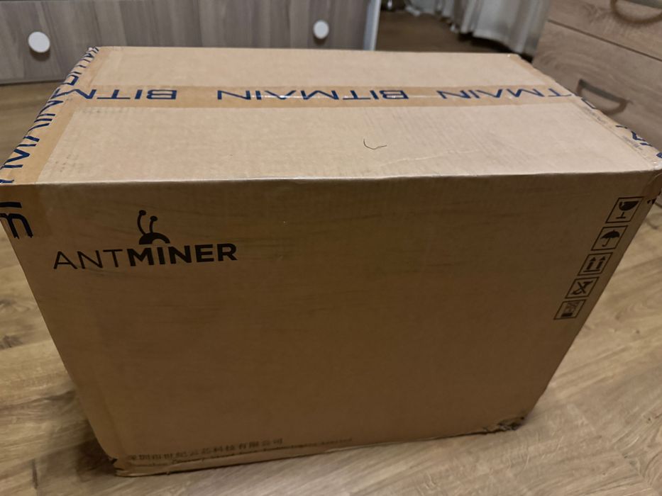 BITMAIN ANTMINER S19j Pro-104Th-Наличен, Чисто Нов