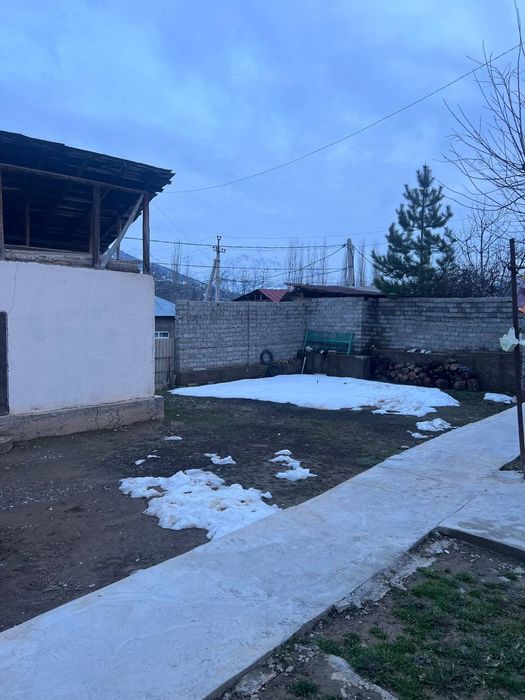 Toshkent viloyati bo'stonliq tumani sijjak qishlog'ida yer sotiladi