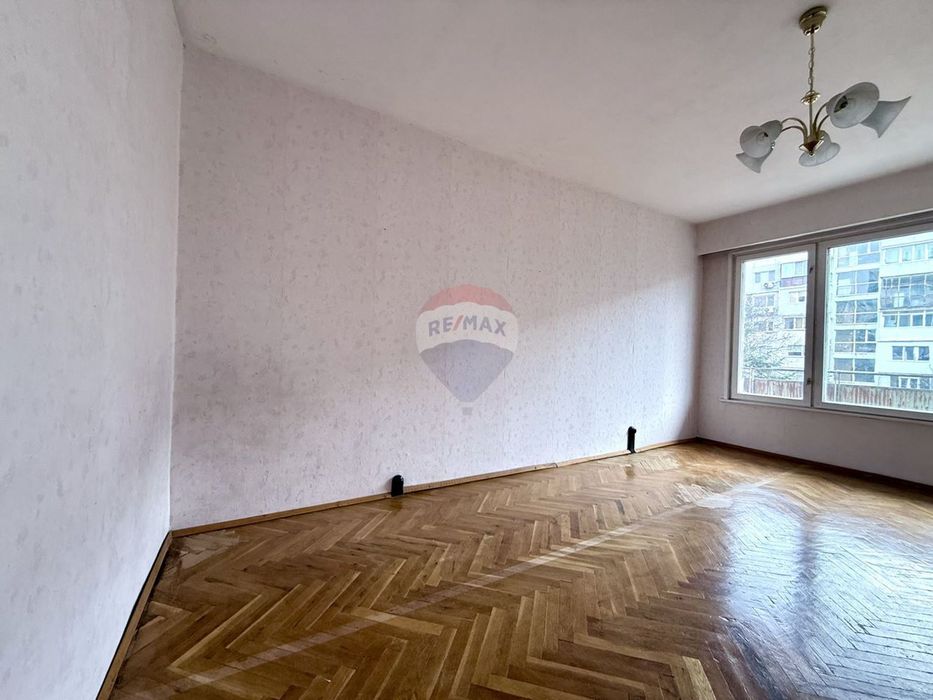 Продава се Тристаен апартамент в Варна, Левски - 80 кв.м за 1039 €/кв.м - Снимка #2