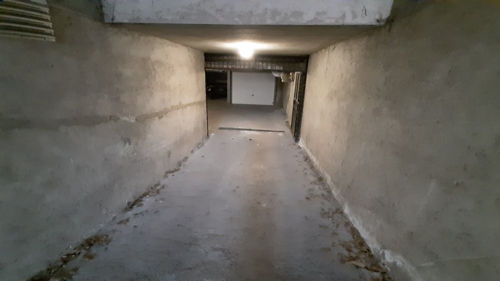 Дава се под наем Гараж / Паркомясто в София, Център - 18 кв.м за 132.6 € - Снимка #4