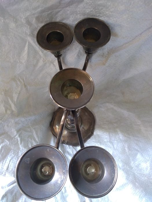 Красив стар свещник от бронз .