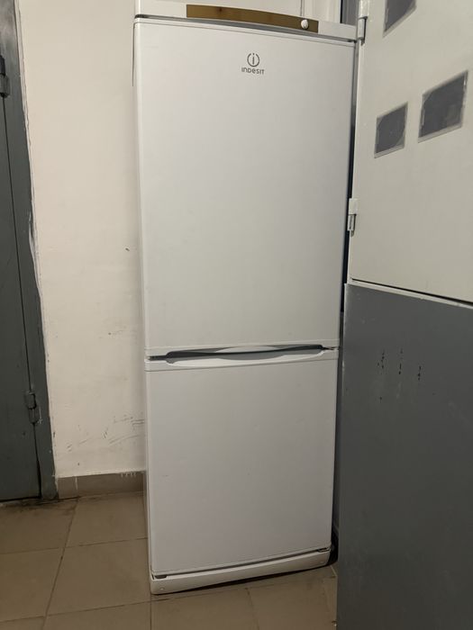 Indesit 2018 холодильник