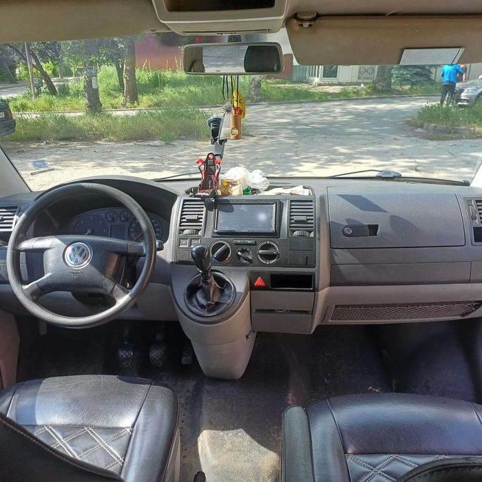 Продавам Vw T5 2.5