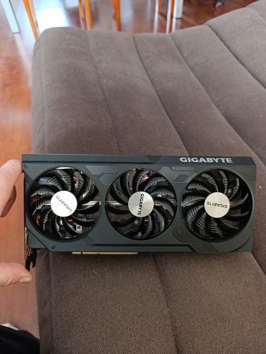 GIGABYTE GeForce RTX 4070 windforce oc 12g