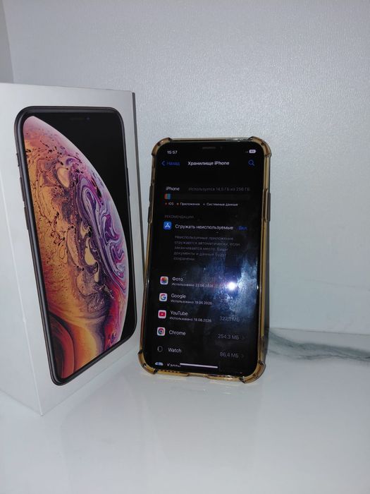 В продаже Iphone xs с коробкой