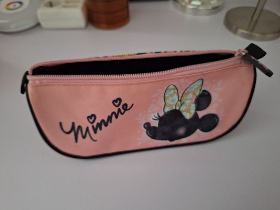 Penar pentru scoala + un set de creioane crayola