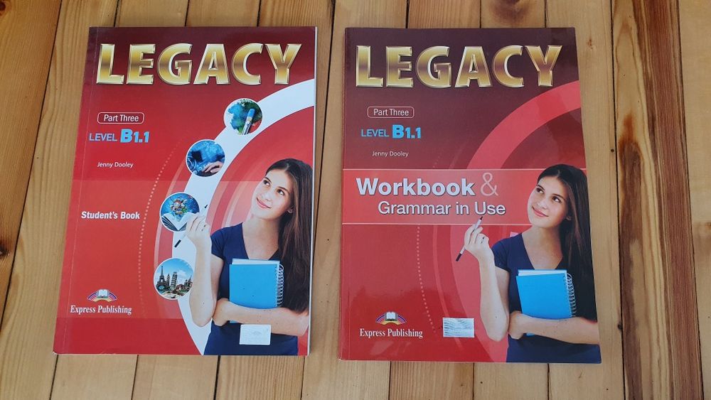 Написани учебници по английски и немски език