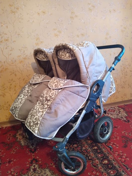 Продам коляску  для двойни