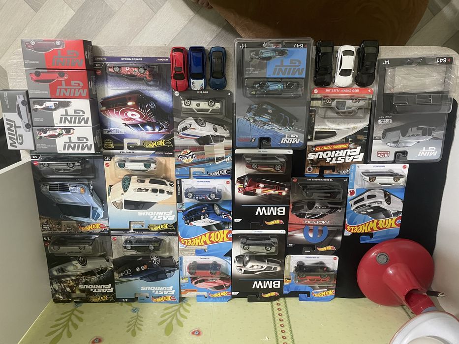 Продаю мини колекцию Hot Wheels