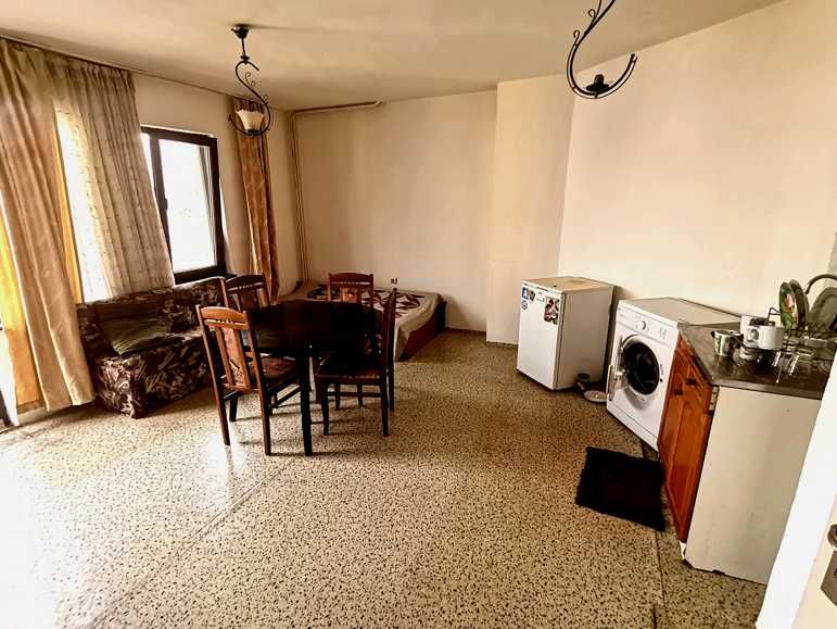 Дава се под наем Двустаен апартамент в Бургас, Изгрев - 60 кв.м за 112.2 € - Снимка #3