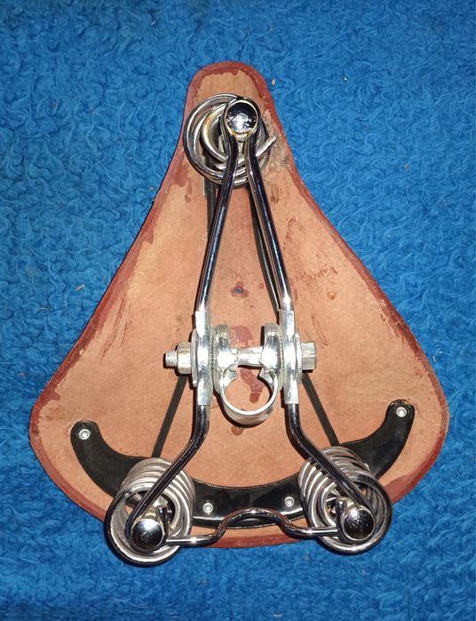 Șa de bicicletă din piele.