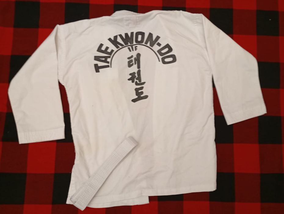 Форма для тэквандо itf шлем и перчатки