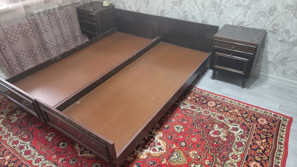 Продается спальный гарнитур