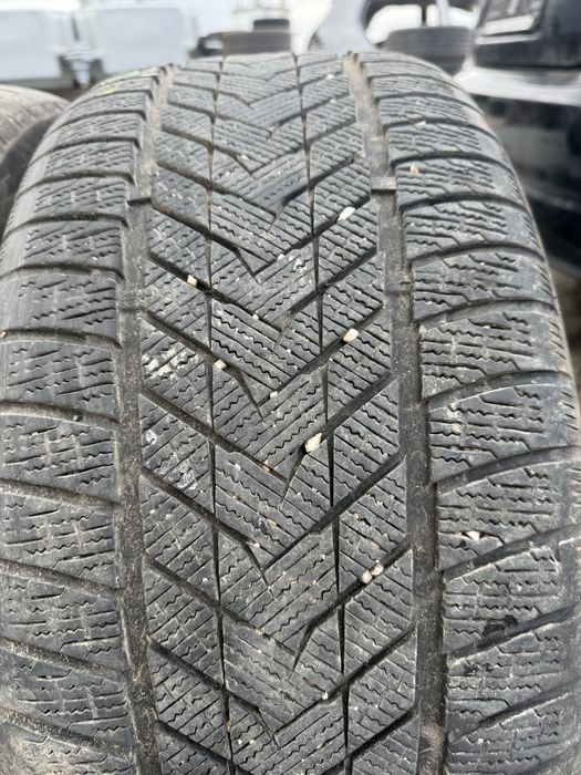 2 броя зимни гуми Sonix 275/40 R20 Dot 2324 ном 521