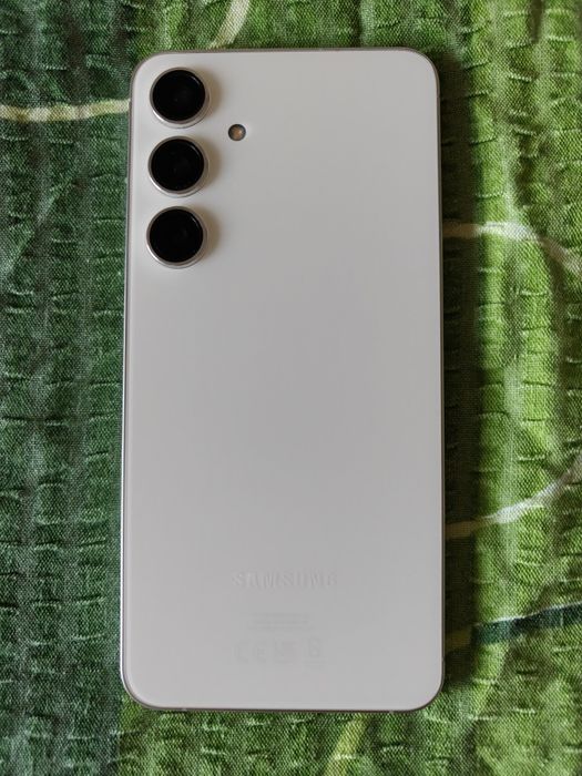 Samsung galaxy S24 plus