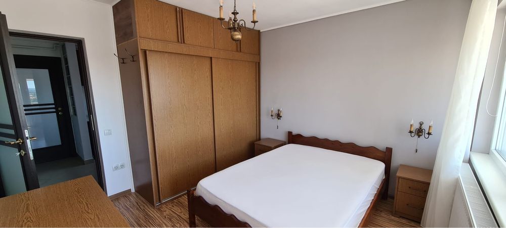 Apartament  cu 3 camere de inchiriat