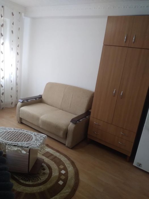 Inchiriez Garsonierǎ in Zona narcisa