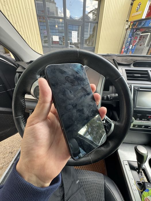 Iphone 15 128gb 90% экран менялся